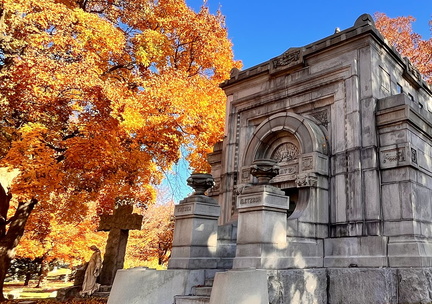 Walking tour - Funerary Art & Symbolism