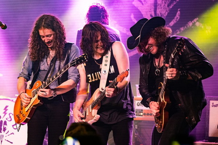 Tyler Bryant &amp; the Shakedown