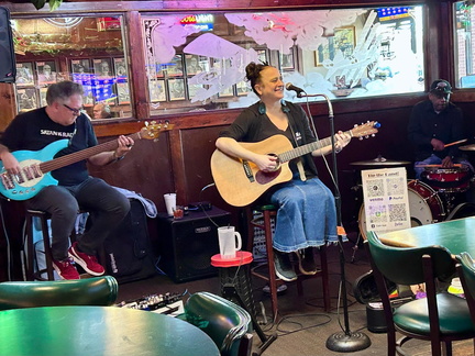 Mandi Strachota Trio