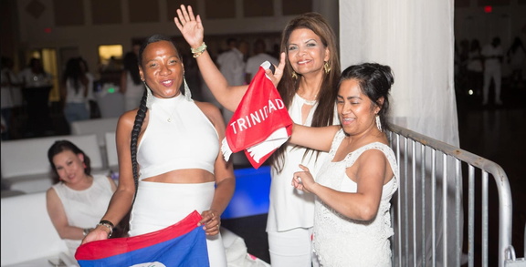 All White Affair Ultra Glo - Houston
