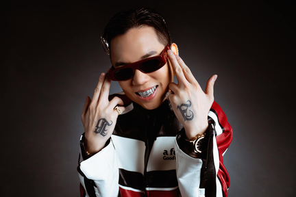 Andree Right Hand