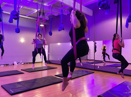 Beginner Aerial Hammock Silk Classes