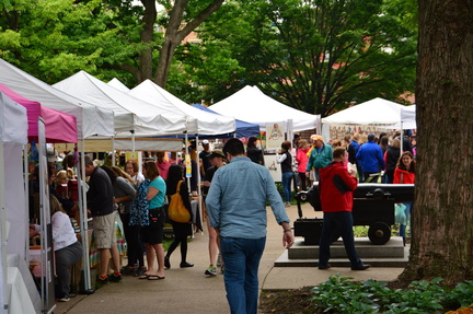 Art on Vine: Summer Market