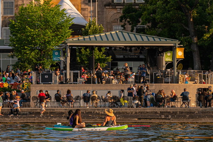 Lakefront Live