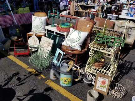 paramount-marketplace-outdoor-vintage-market-1_orig