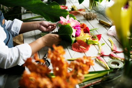 Summer Florals & Sips Series