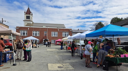 Community Farmers Market