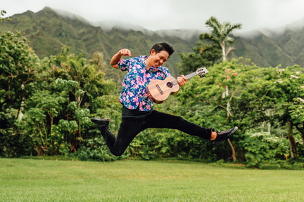 Jake_Shimabukuro_-_Press_Photo_-_2888_-_240_DPI_-_5810x3884