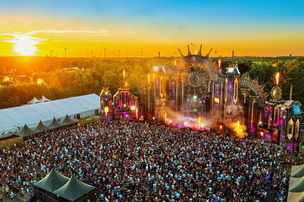 Quontinent Festival