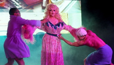 Diva Royale Drag Queen Show Honolulu - Weekly Drag