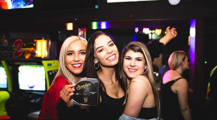 Drop It Like It'S Hot R&amp;B Hip Hop Night