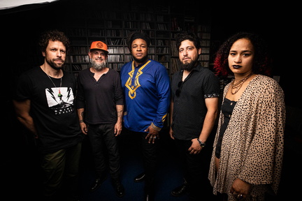 Kalu and the Electric Joint