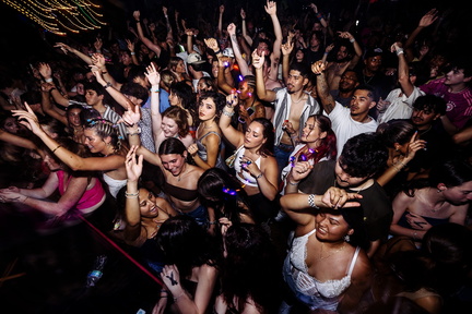 United We Dance The Ultimate Rave Experience