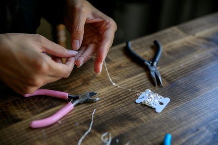 making bracelet