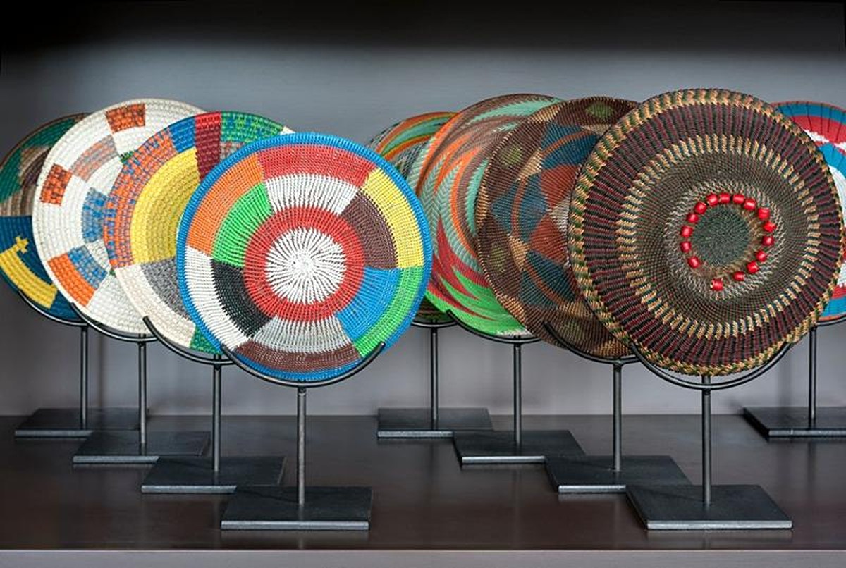 Image for iNgqikithi yokuPhica and Weaving Meanings: Telephone Wire Art from South Africa